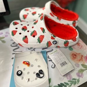 NEW Crocs classic lined Strawberry FREE Jibbitz included